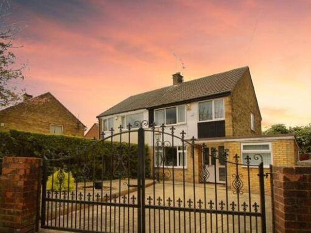 House for sale in Hatfield, South Yorkshire