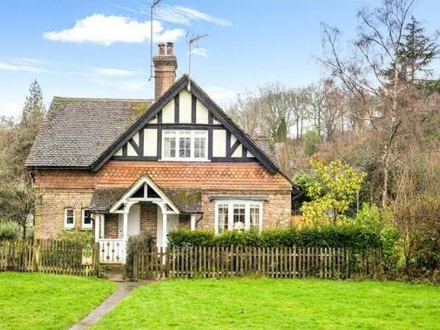 House for sale in Pachesham Park, Surrey