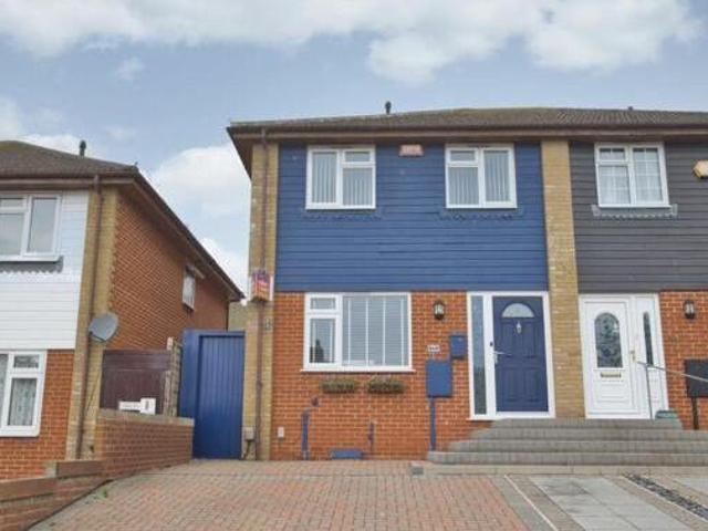 House for sale in River, Ash