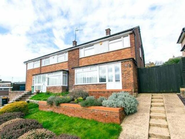 House for sale in Dunstable, Central Bedfordshire