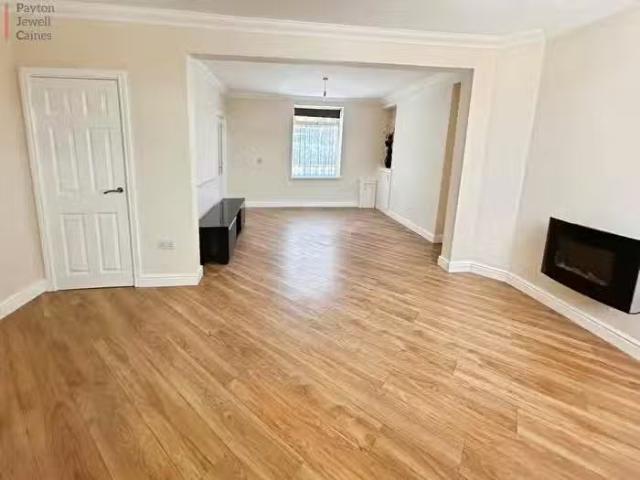 House for sale in Taibach