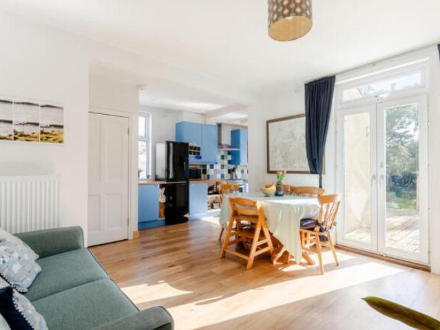 Farm for sale in Northville, Cwmbrân