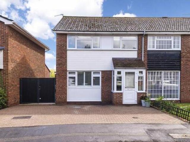 House for sale in The Butts, Kent