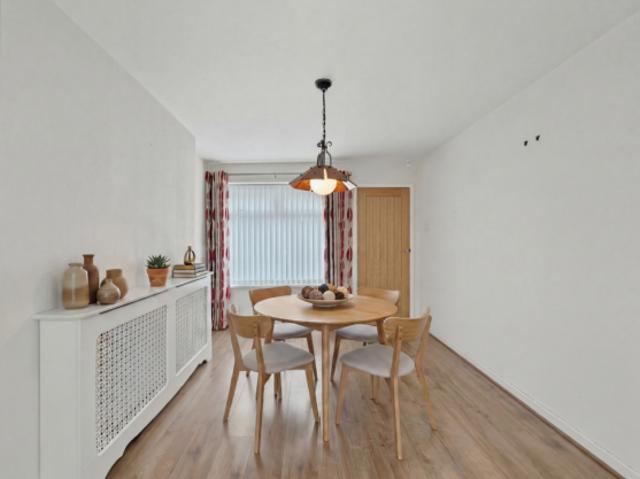 Farm for sale in Cardiff, Cymru / Wales