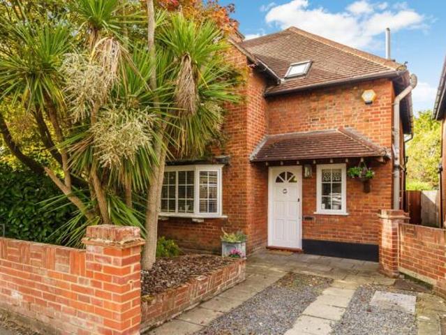 Farm for sale in Surbiton, Greater London