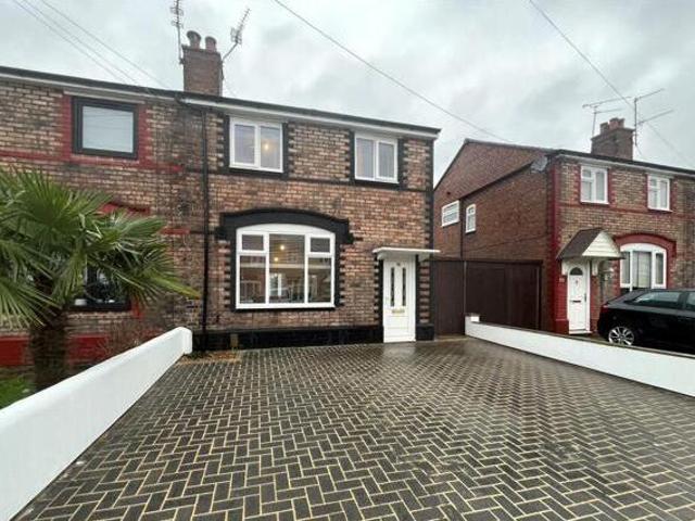 House for sale in Rossmore, Cheshire