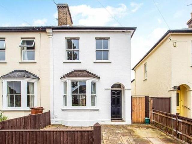 House for sale in Woodcote, Epsom