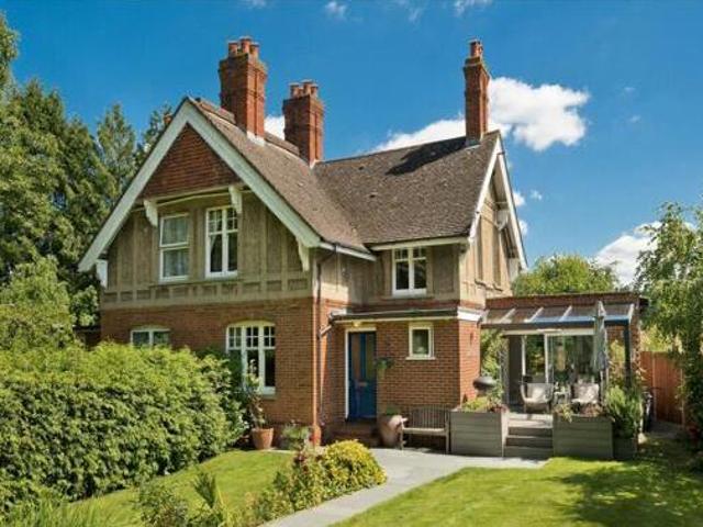 House for sale in Lower Green Esher, Blackhills