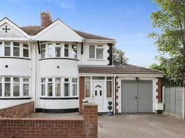 House for sale in Fallings Park, Park Village