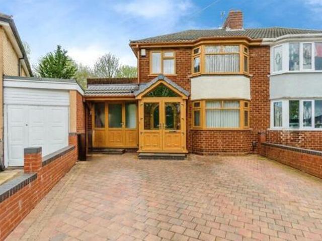 House for sale in Fallings Park, Park Village