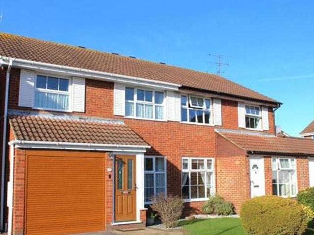 House for sale in The Crescent, Farnborough