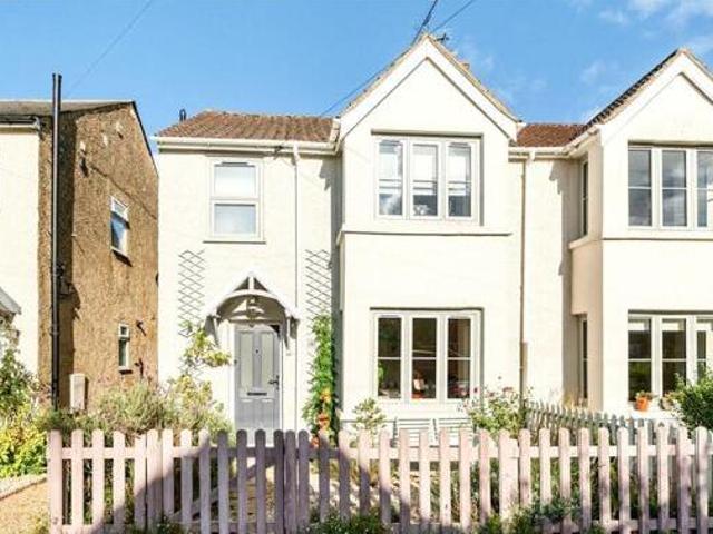 House for sale in Farnham, Waverley