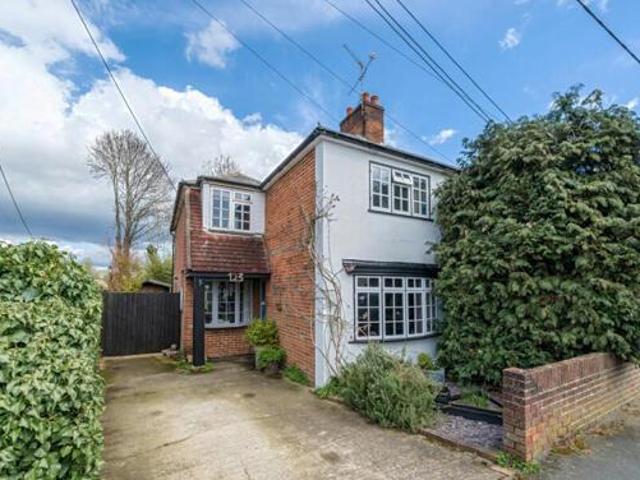 House for sale in Fole, Surrey