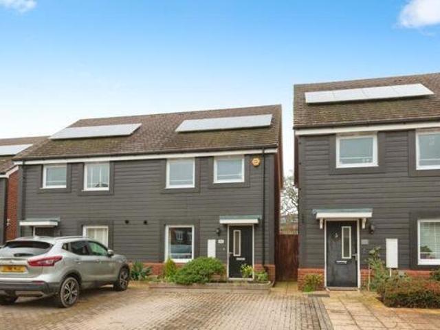 House for sale in Fleet, Hart