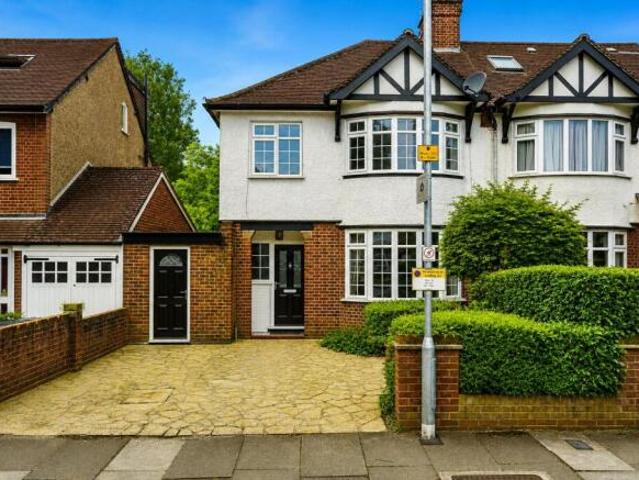 Farm for sale in Holywell Estate, North Watford
