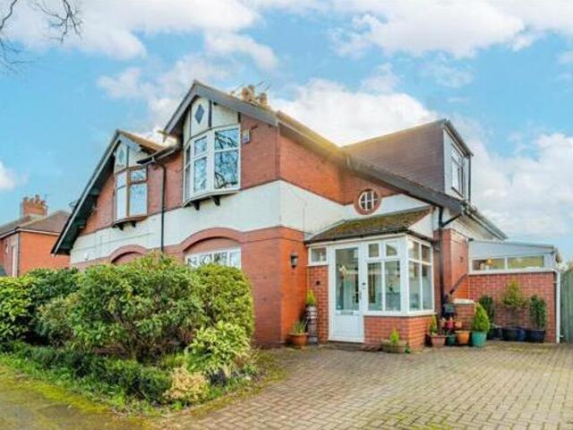 House for sale in Ashton-under-Lyne, Tameside
