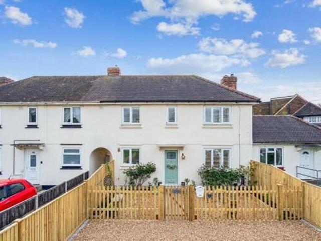 House for sale in Gerrards Cross, Tatling End