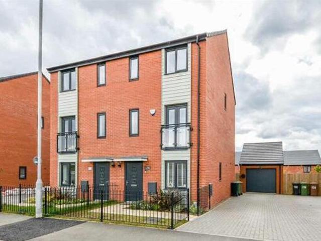 House for sale in Glenvale Park, Wellingborough