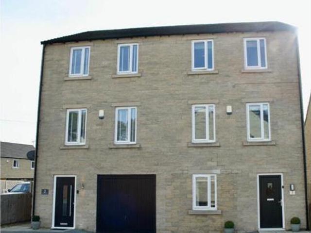 House for sale in Charlestown, Charlesworth