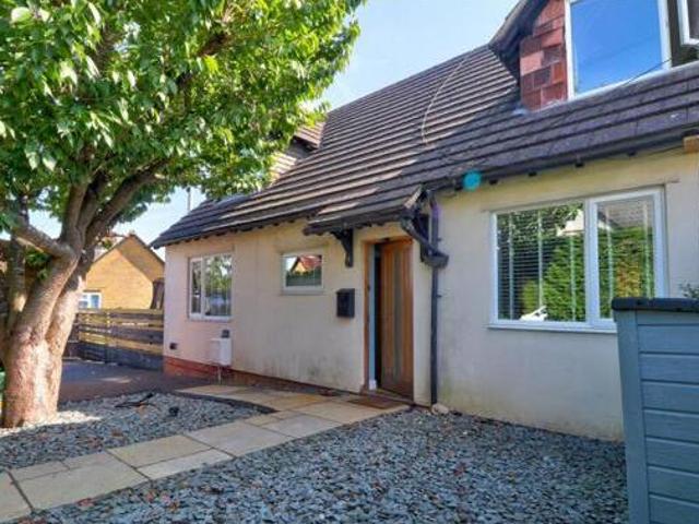 House for sale in Fole, Surrey
