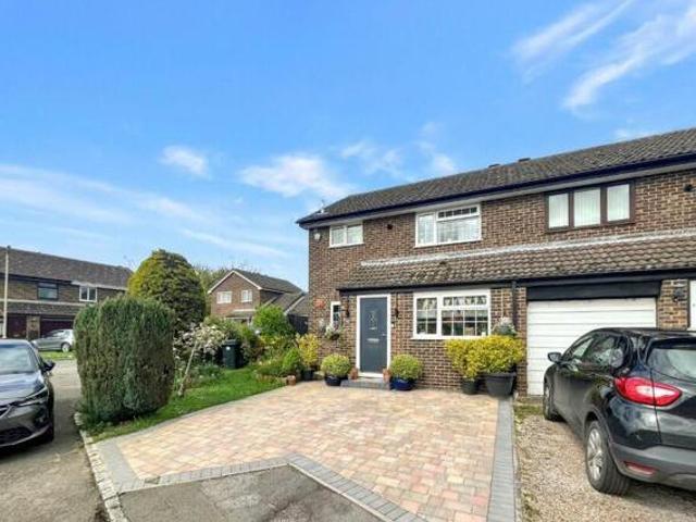 House for sale in Godinton Park, Bridgefield