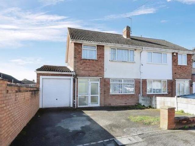 House for sale in Goldthorn Hill, West Midlands