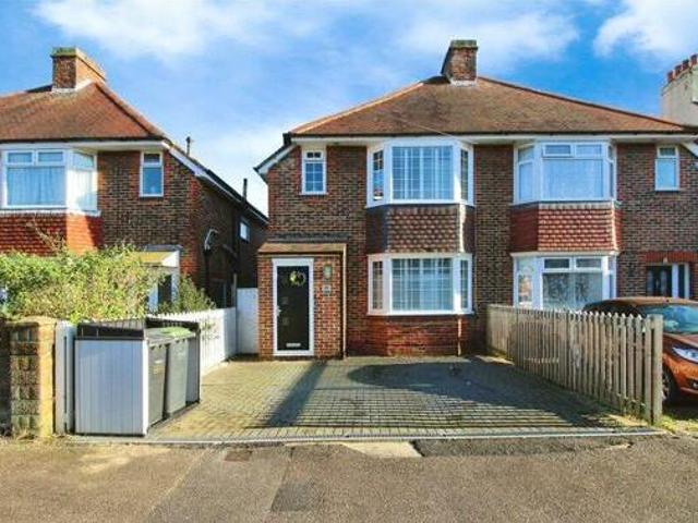 House for sale in Middlecroft, Hampshire