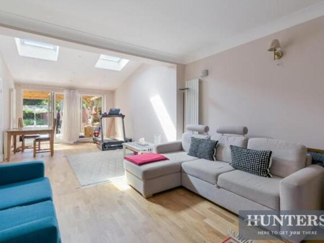 Farm for sale in Isleworth, Greater London