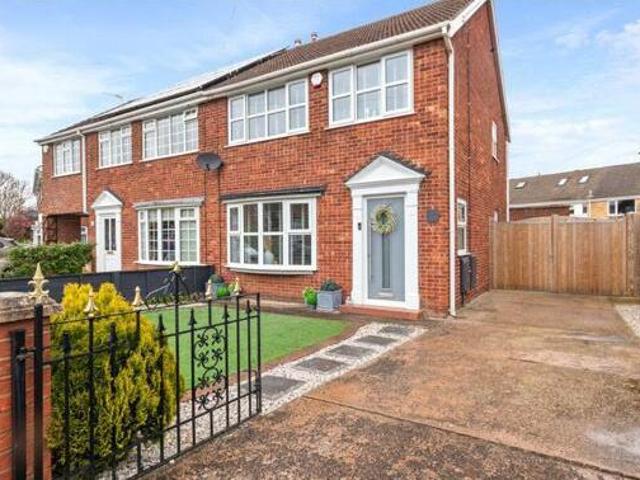 House for sale in Grimsby, Greater Lincolnshire