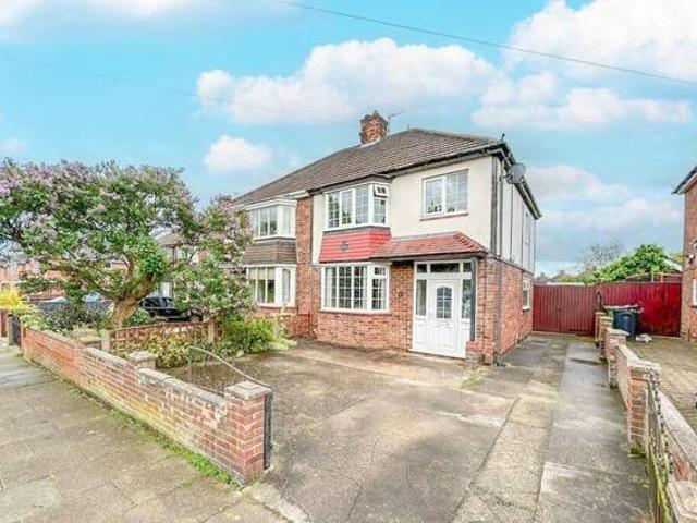 House for sale in Grimsby, Greater Lincolnshire