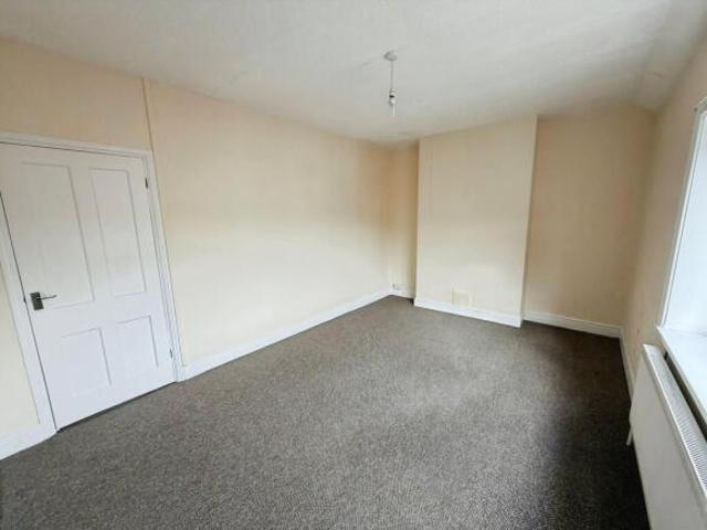 Farm for sale in Faerdre, Clydach