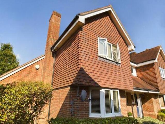 House for sale in Queen Elizabeth Park, Guildford