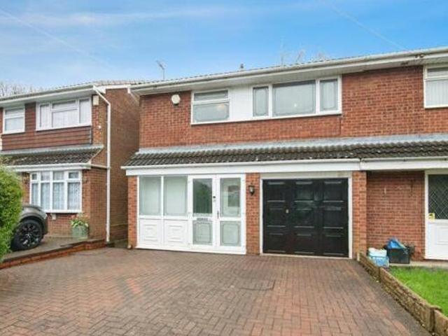House for sale in Halesowen, West Midlands