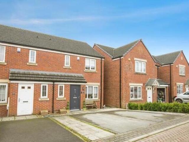 House for sale in Halifax, West Yorkshire