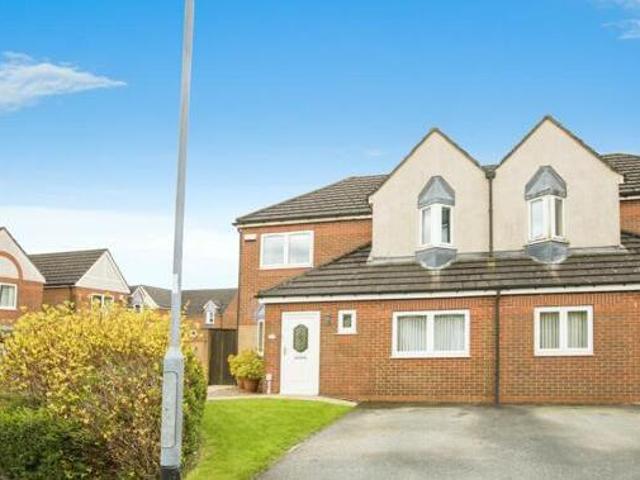House for sale in Halifax, West Yorkshire