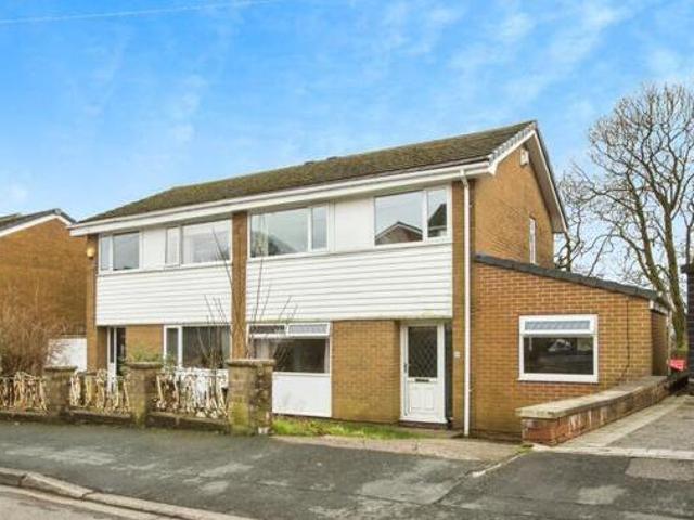 House for sale in Halifax, West Yorkshire
