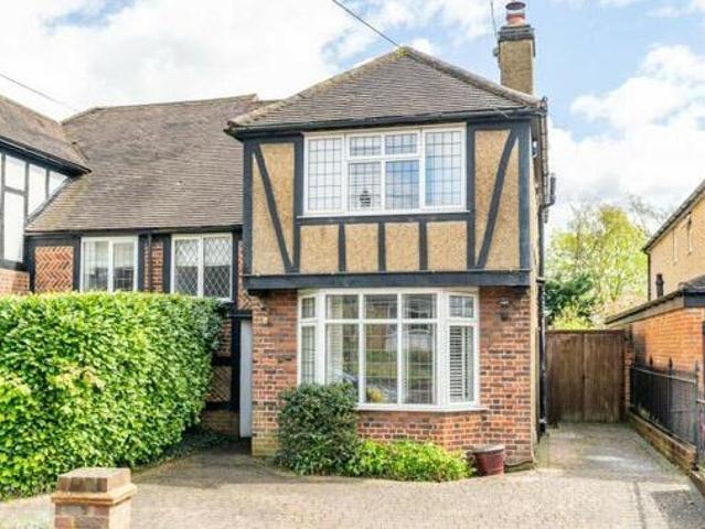 House for sale in Hatching Green, Five Acres