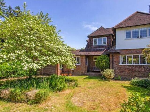 House for sale in Fole, Surrey