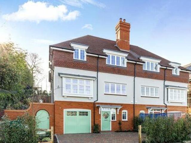 House for sale in Fole, Surrey