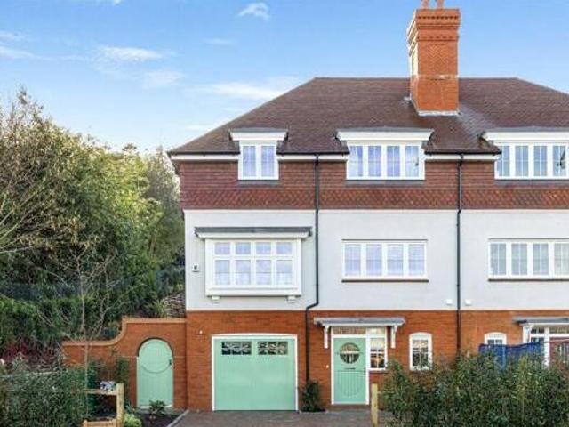 House for sale in Fole, Surrey