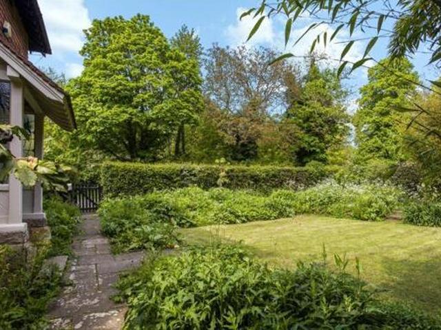 House for sale in Perryfields, West Sussex