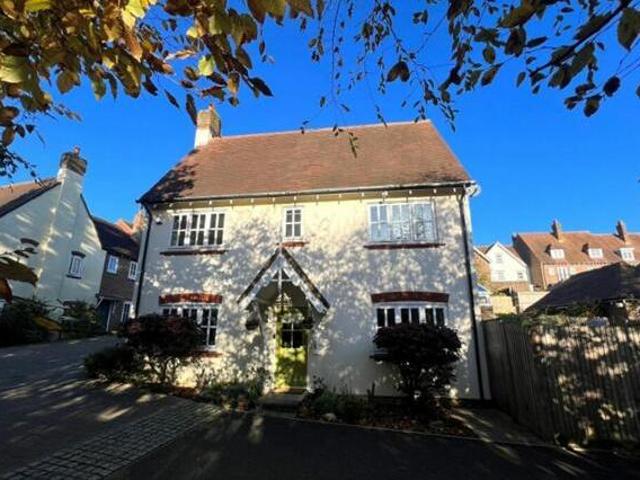 House for sale in Bolnore Village, Perryfields