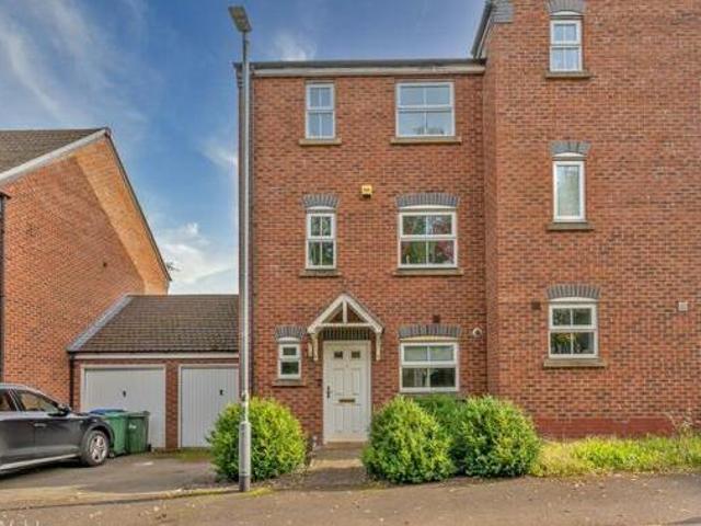 House for sale in Heath Hayes and Wimblebury, Chadsmoor