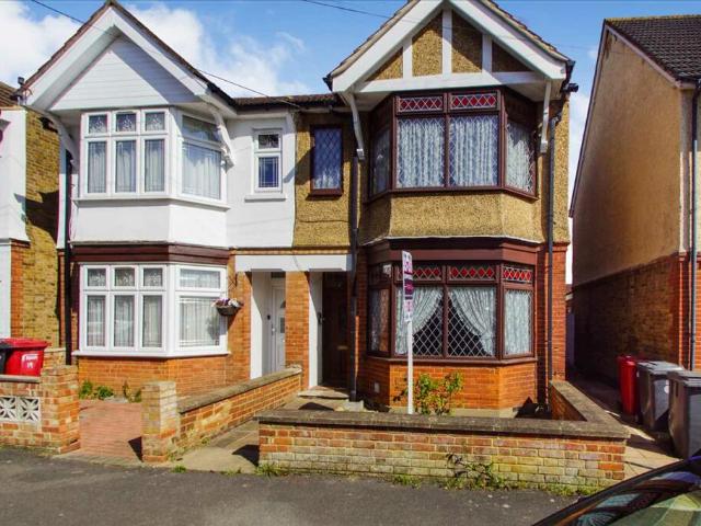 Semi Detached House for sale in Slough