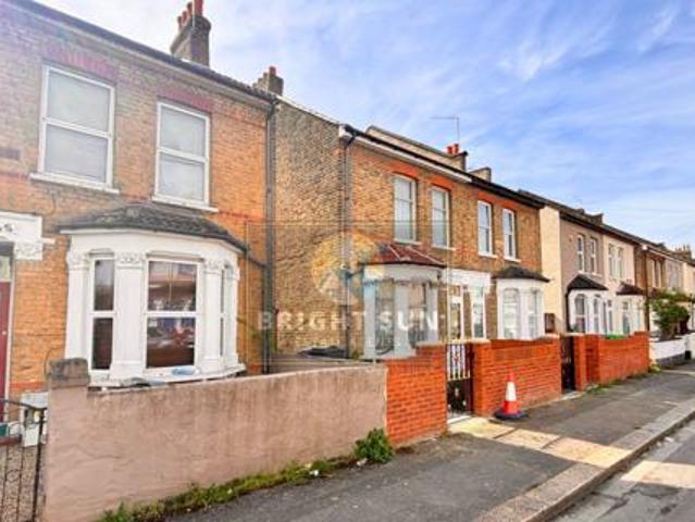 House for sale in Greater London