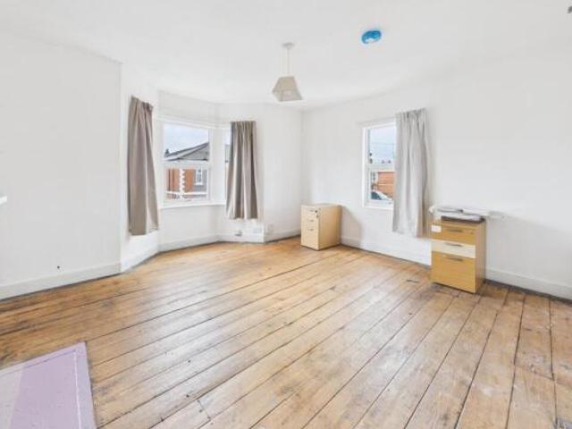 Farm for sale in Tredworth, Gloucester