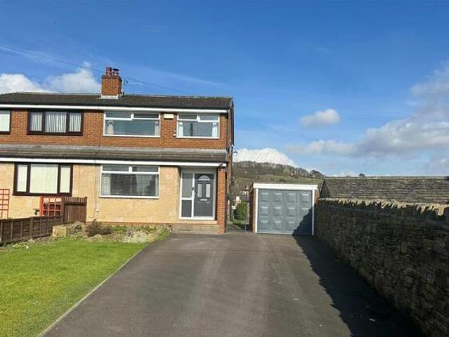 House for sale in Huddersfield, West Yorkshire