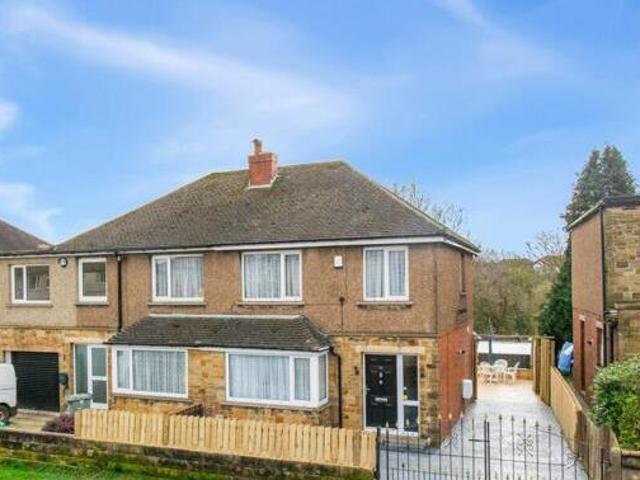 House for sale in Huddersfield, West Yorkshire