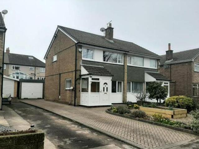 House for sale in Huddersfield, West Yorkshire