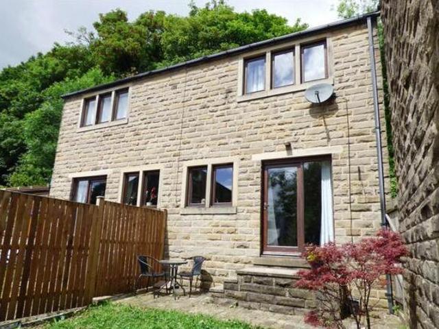 House for sale in Huddersfield, West Yorkshire